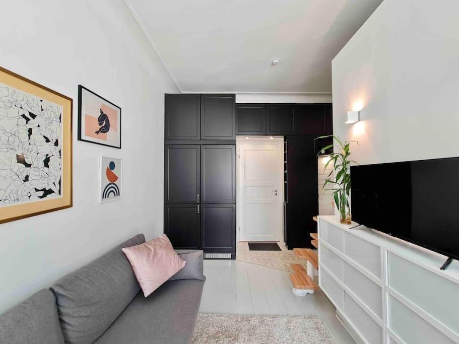Stylish Studio In Downtown Хелзинки Екстериор снимка