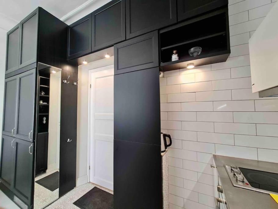 Stylish Studio In Downtown Хелзинки Екстериор снимка
