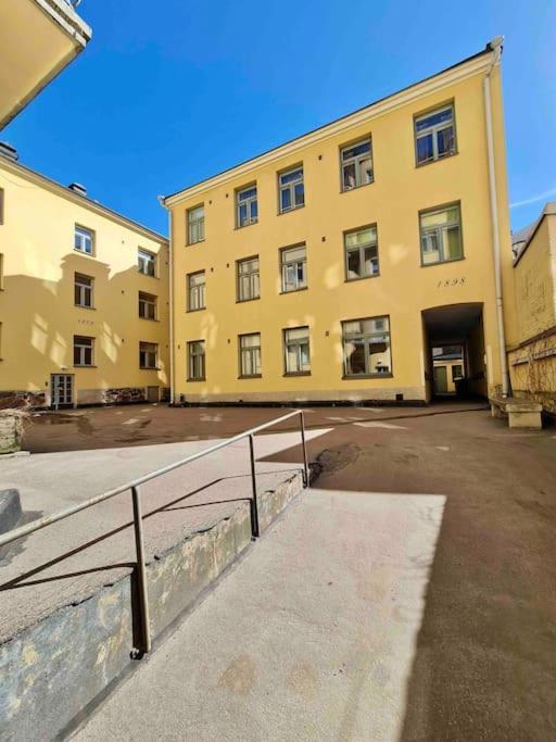 Stylish Studio In Downtown Хелзинки Екстериор снимка